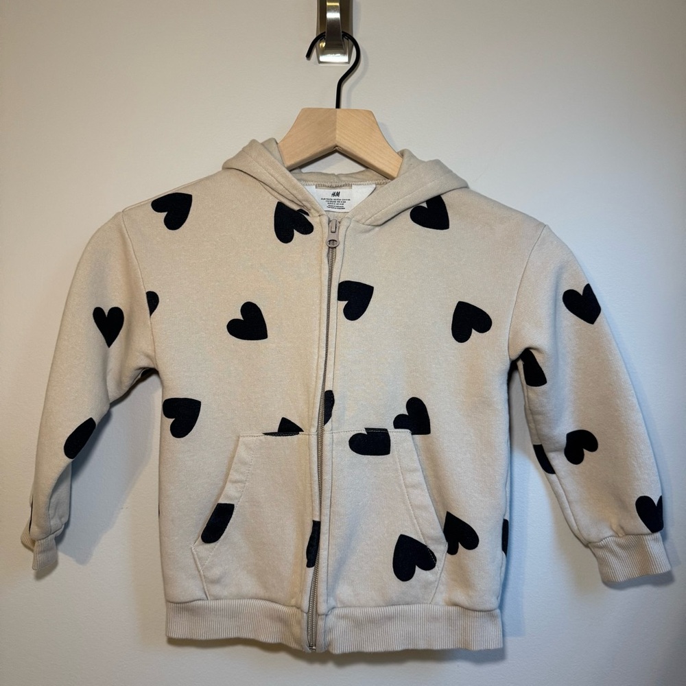 H&M Zip Hoodie with Hearts Beige & Black Girls 5T/6 (X132)‎